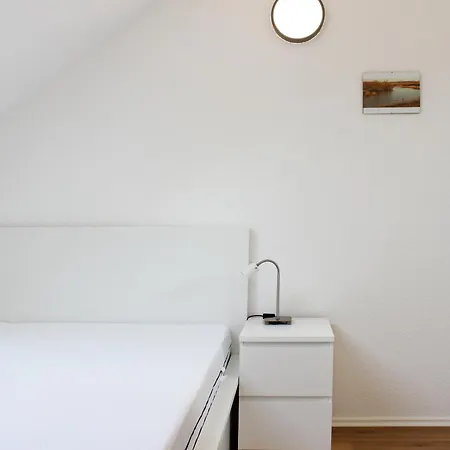 公寓 Helle Neubau-dachgeschoss-wohnung Im Gruenen - Tolle Lage *