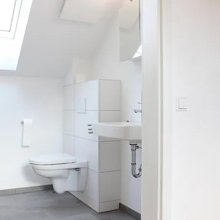 Helle Neubau-dachgeschoss-wohnung Im Gruenen - Tolle Lage 公寓 Aichtal
